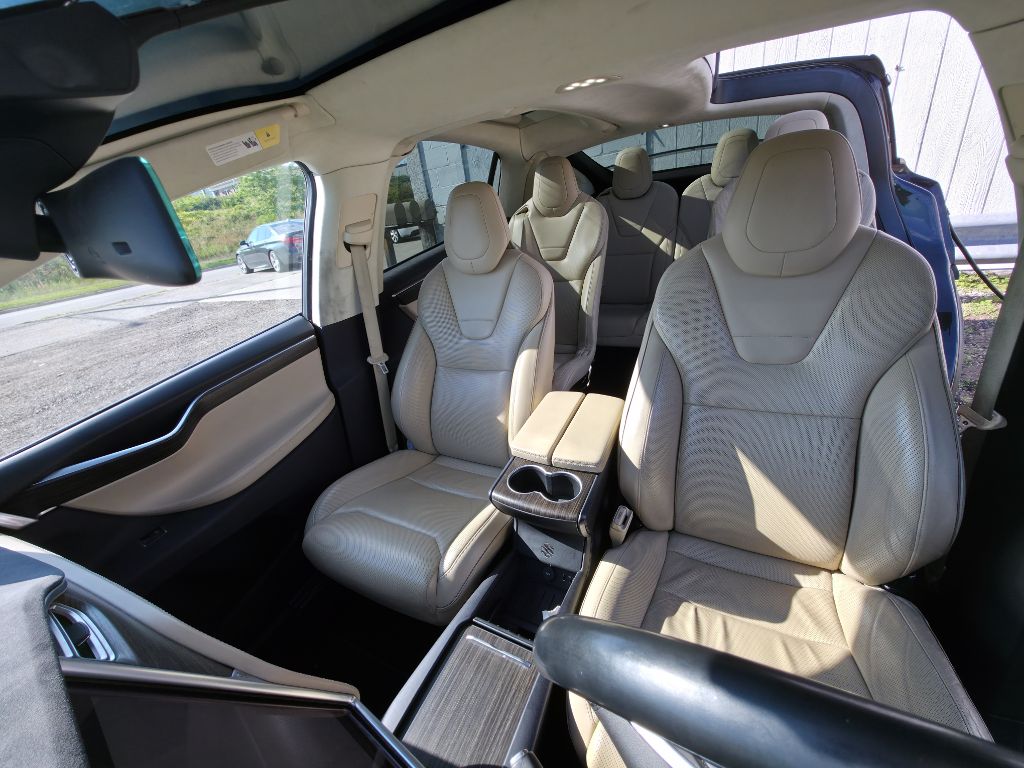 Photo 8 of this TESLA MODEL X