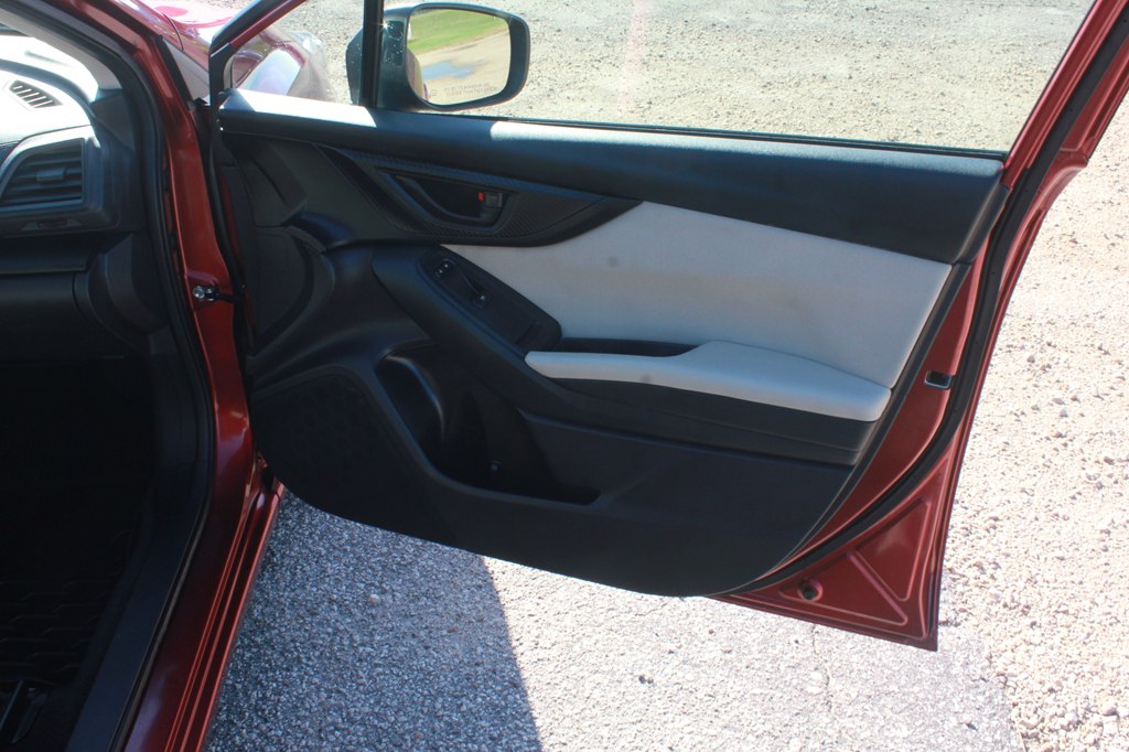 Photo 32 of this SUBARU IMPREZA