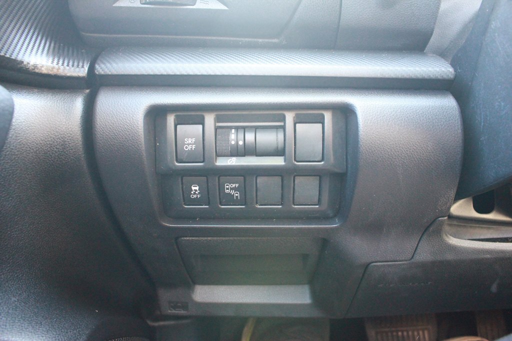 Photo 17 of this SUBARU IMPREZA