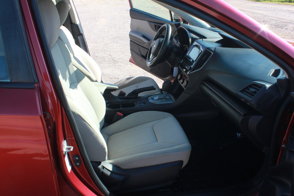 Photo 33 of this SUBARU IMPREZA