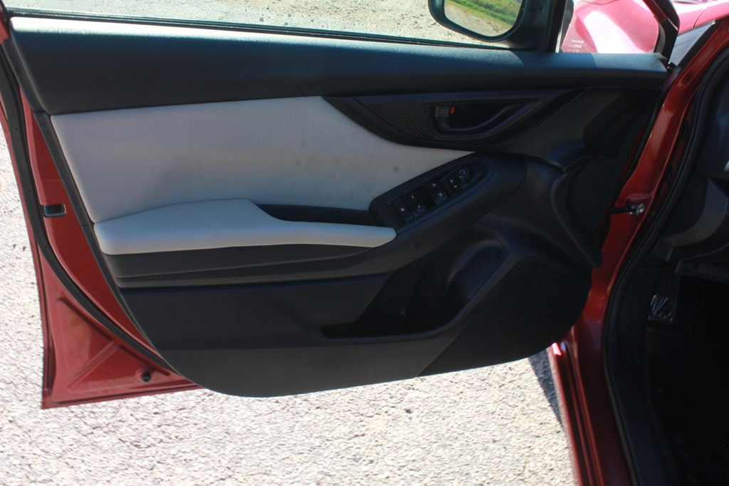 Photo 28 of this SUBARU IMPREZA