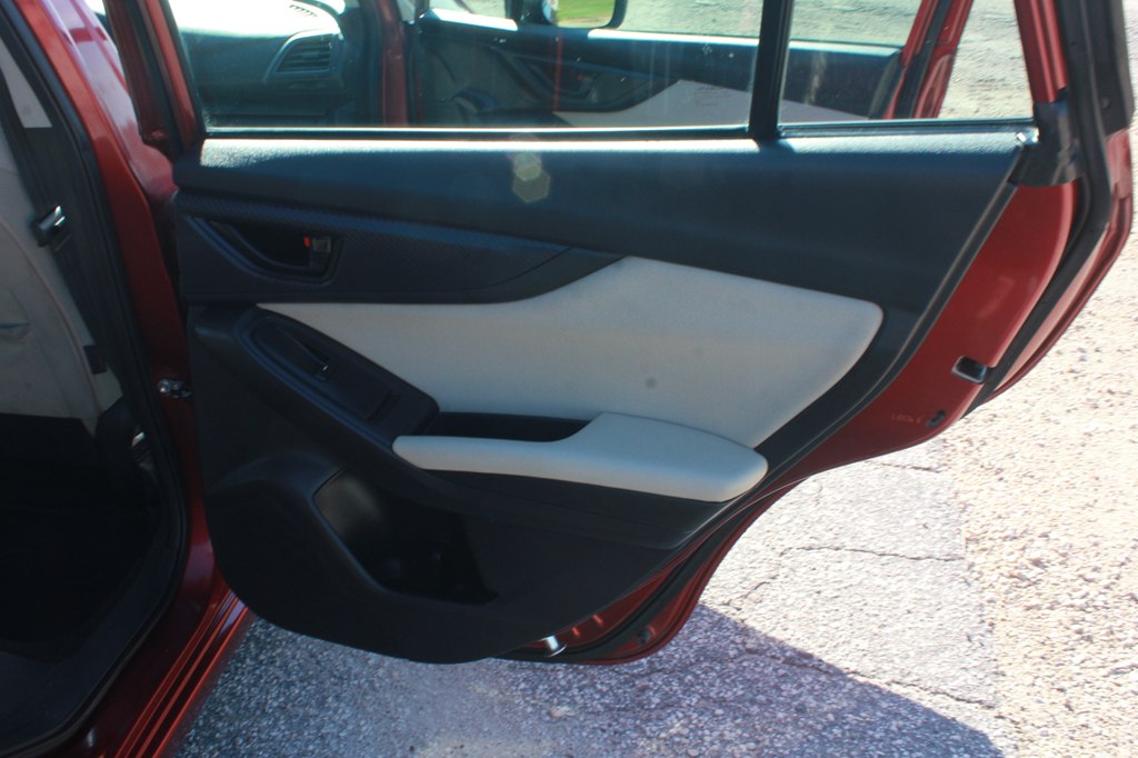 Photo 36 of this SUBARU IMPREZA