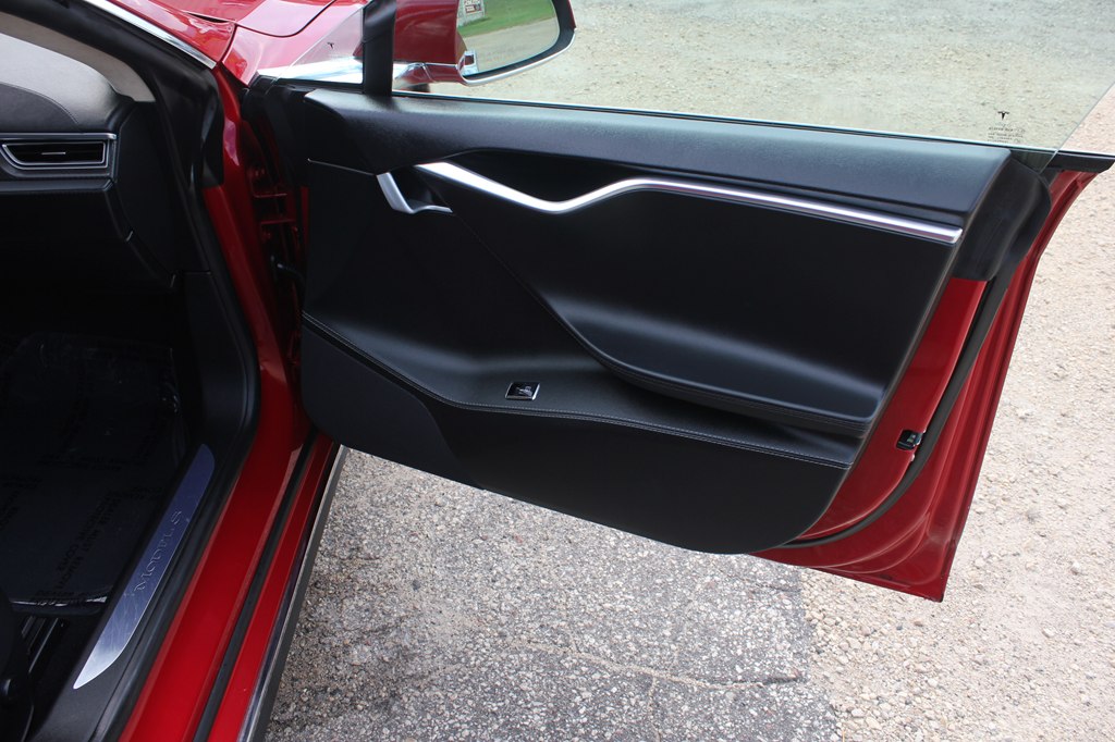 Photo 31 of this TESLA MODEL S