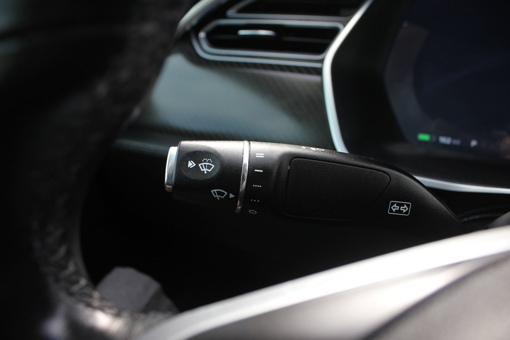 Photo 14 of this TESLA MODEL S