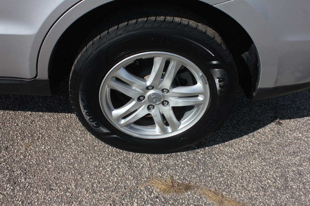Photo 52 of this HYUNDAI SANTA FE