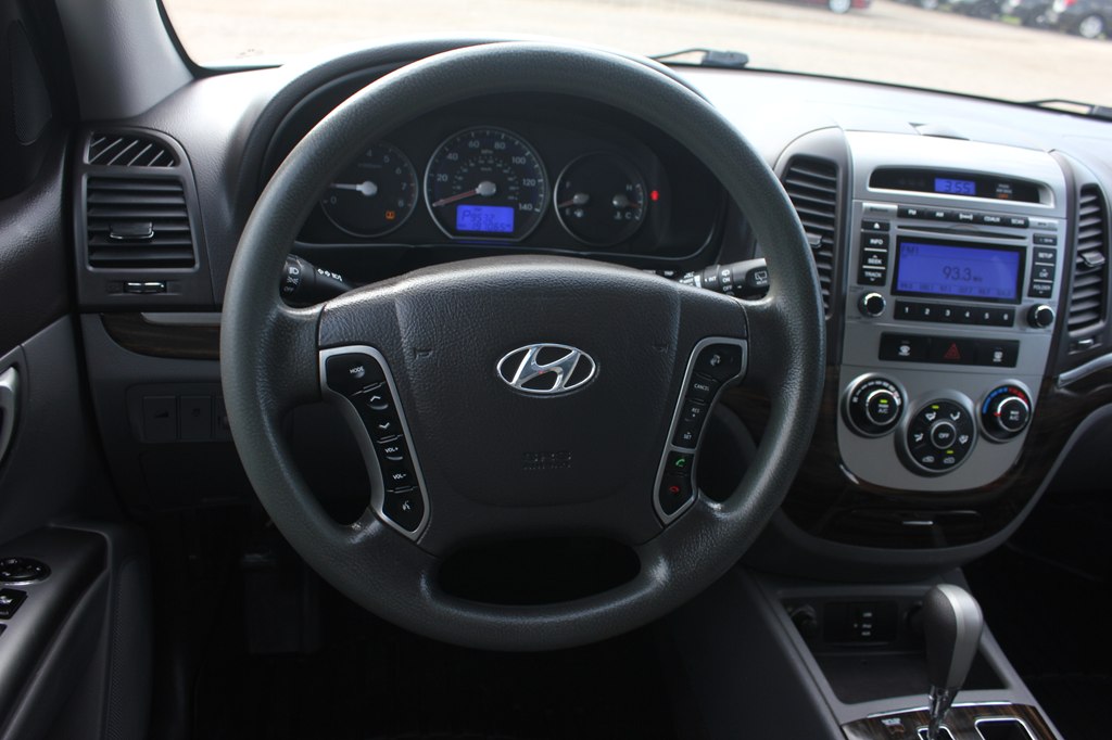 Photo 10 of this HYUNDAI SANTA FE