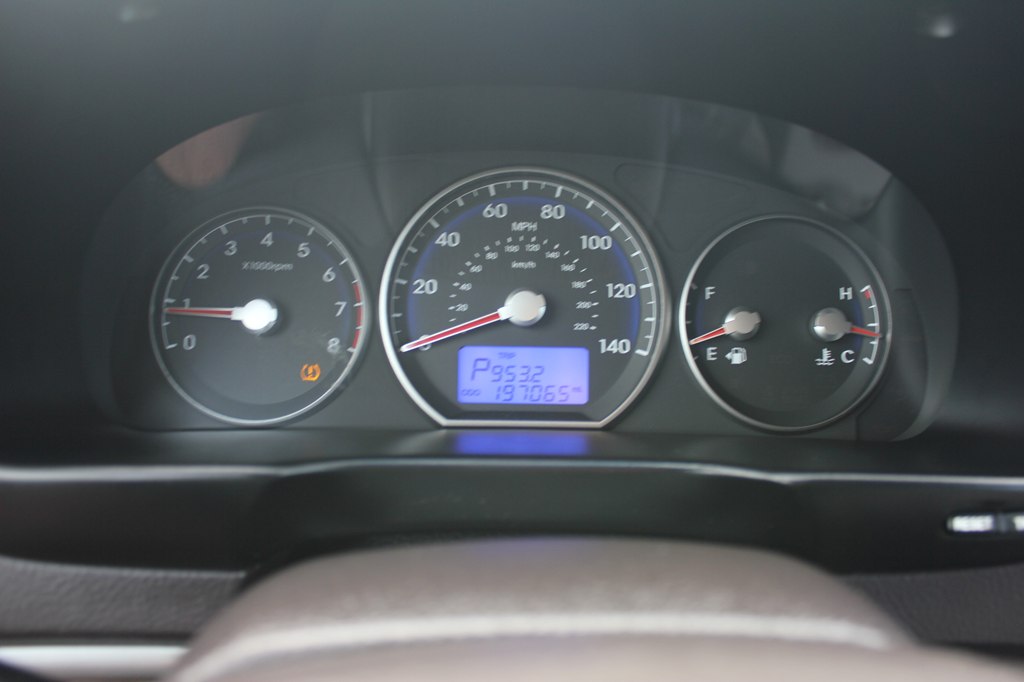 Photo 11 of this HYUNDAI SANTA FE