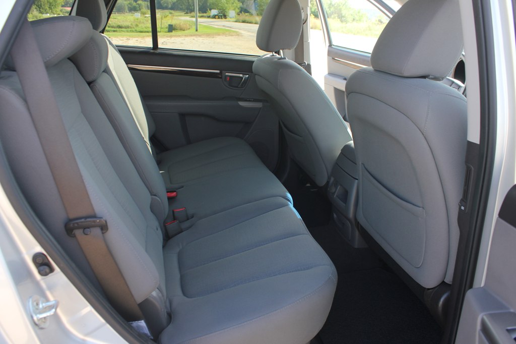 Photo 34 of this HYUNDAI SANTA FE