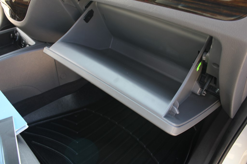Photo 32 of this HYUNDAI SANTA FE