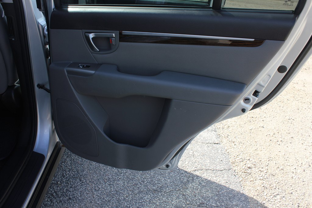 Photo 33 of this HYUNDAI SANTA FE