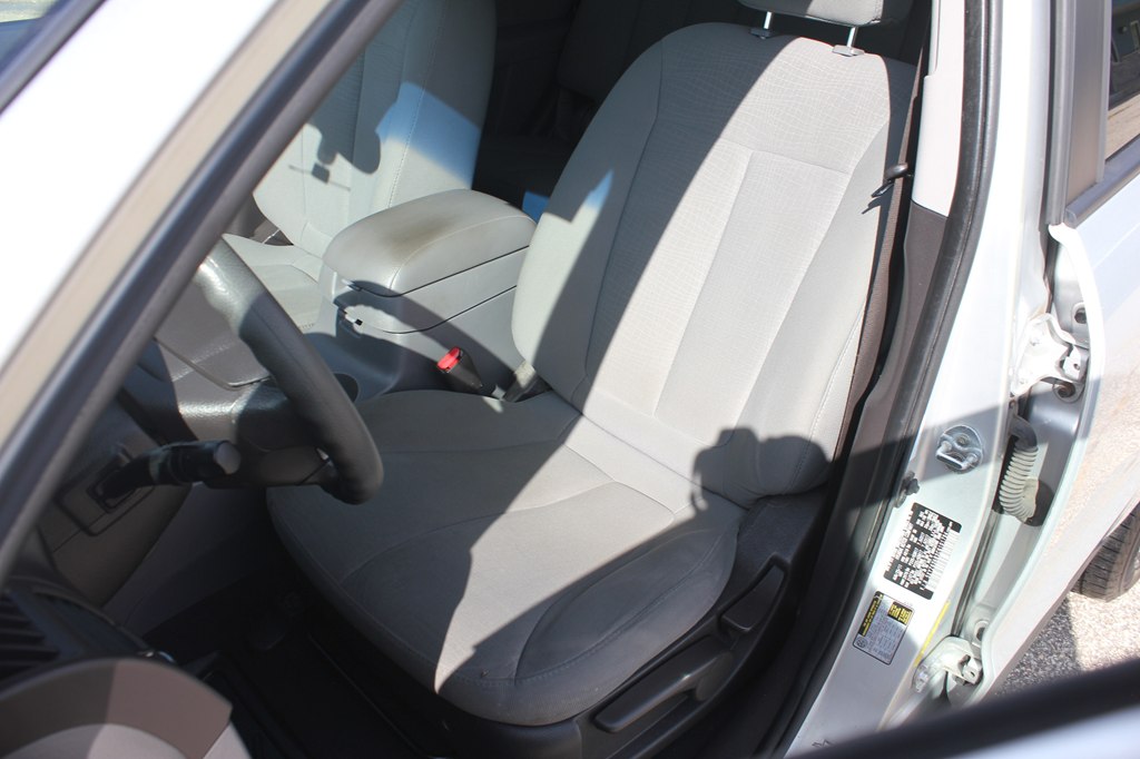 Photo 28 of this HYUNDAI SANTA FE