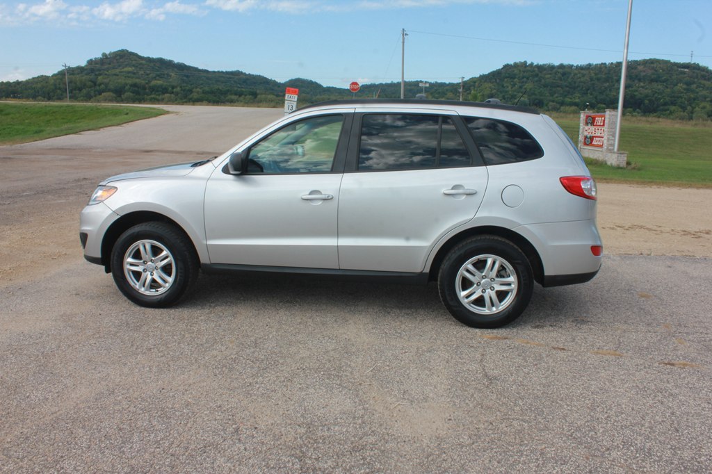 Photo 8 of this HYUNDAI SANTA FE