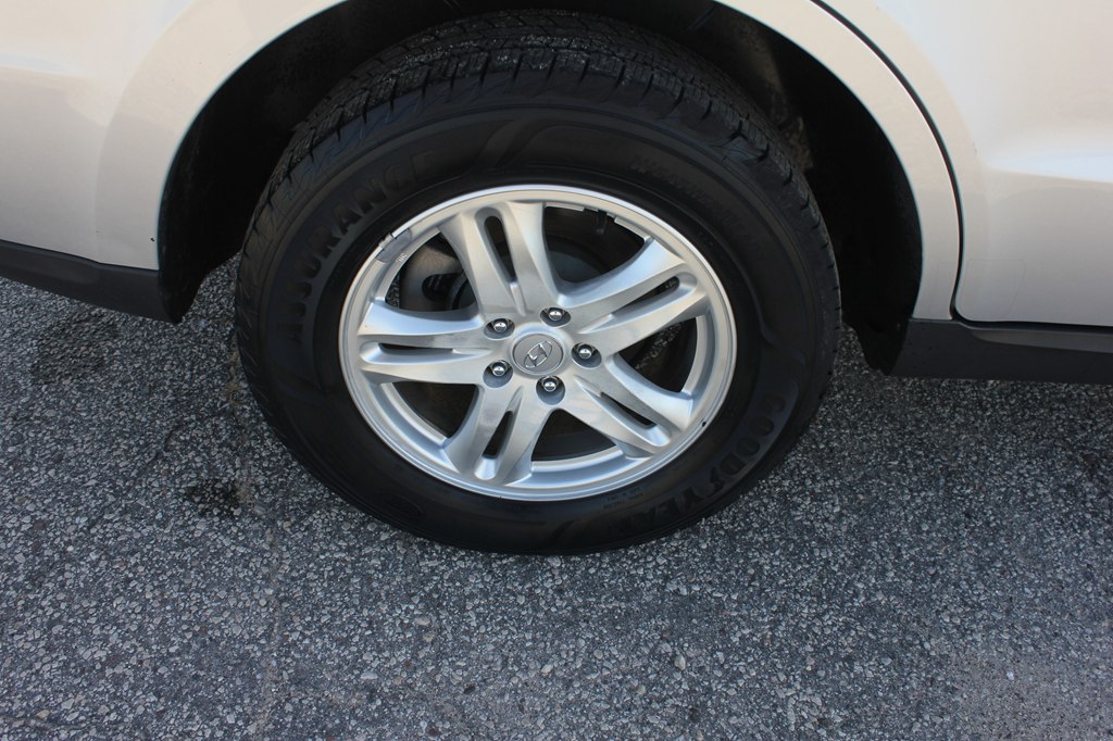 Photo 51 of this HYUNDAI SANTA FE