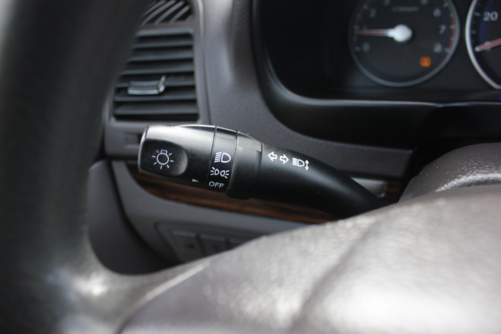 Photo 14 of this HYUNDAI SANTA FE