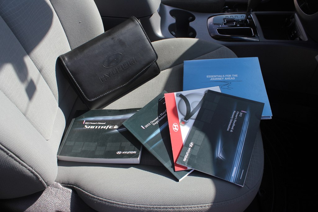 Photo 31 of this HYUNDAI SANTA FE