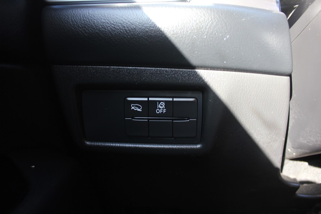 Photo 16 of this MAZDA CX-5