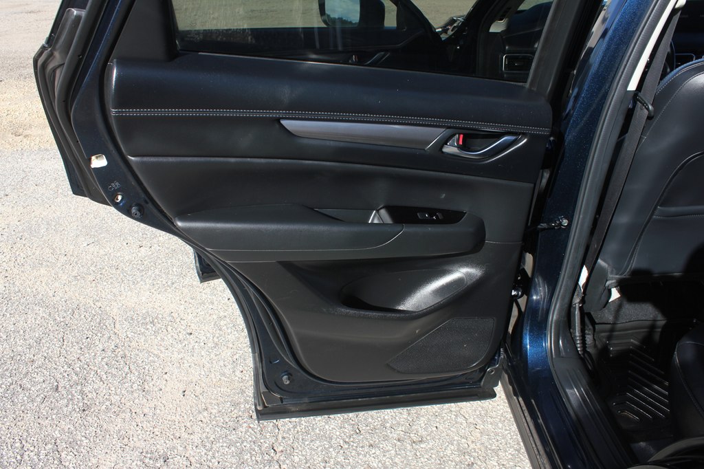 Photo 35 of this MAZDA CX-5