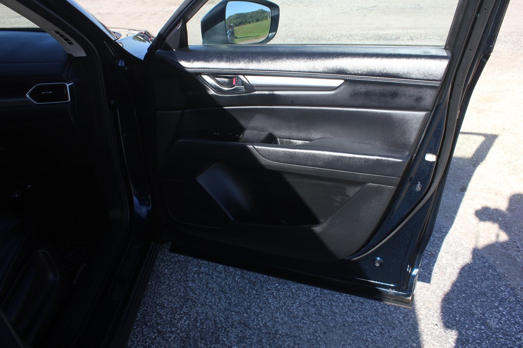 Photo 29 of this MAZDA CX-5