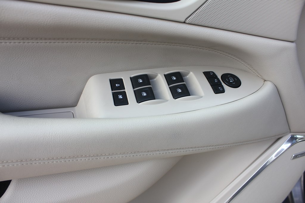 Photo 29 of this CADILLAC ESCALADE