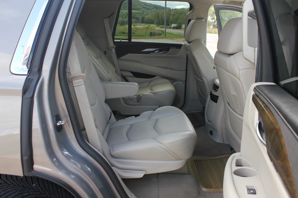 Photo 37 of this CADILLAC ESCALADE