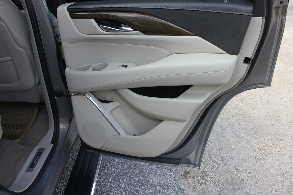 Photo 36 of this CADILLAC ESCALADE