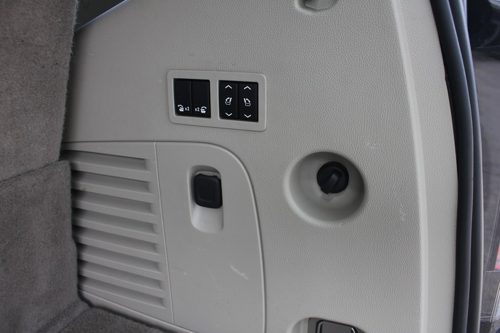 Photo 48 of this CADILLAC ESCALADE