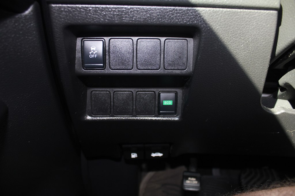 Photo 16 of this NISSAN ROGUE SPORT