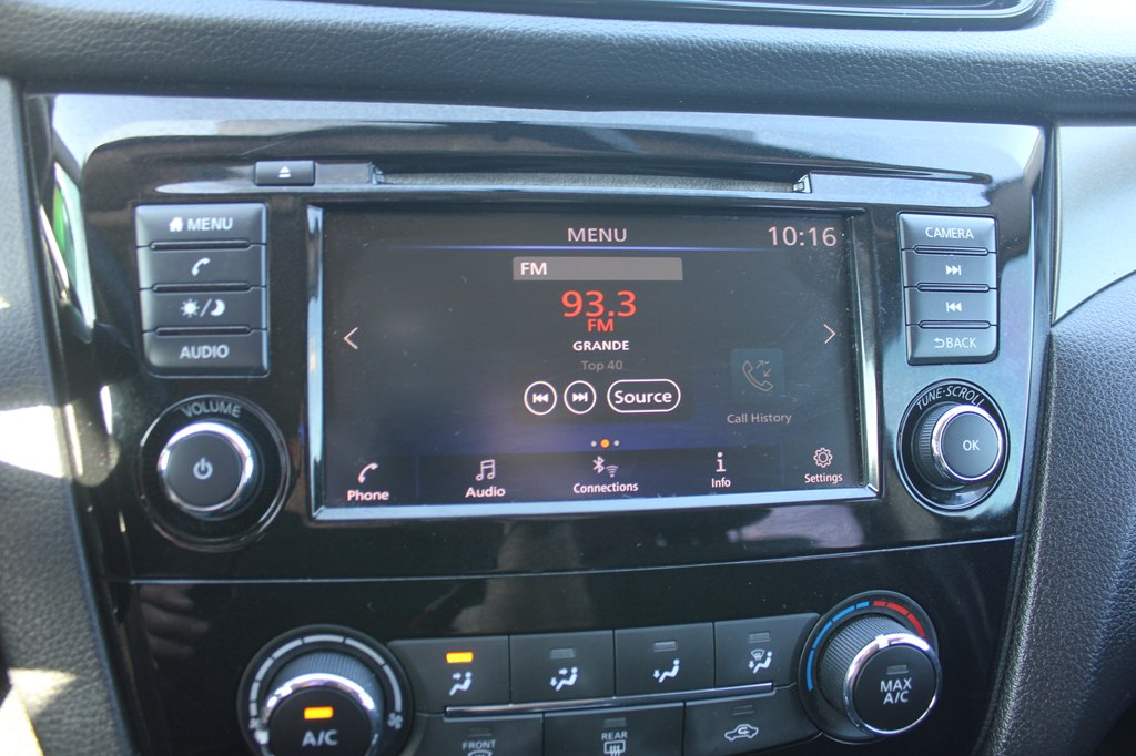 Photo 17 of this NISSAN ROGUE SPORT