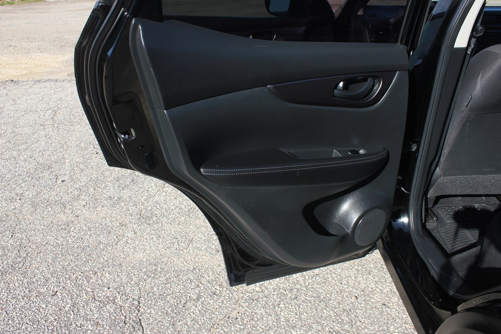 Photo 36 of this NISSAN ROGUE SPORT