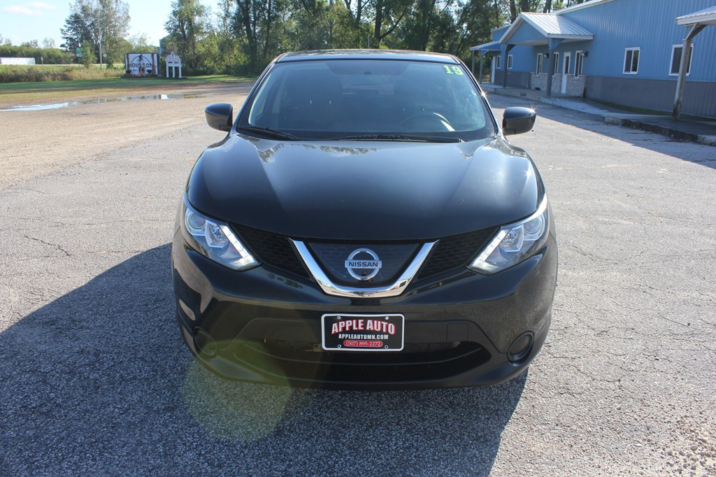 Photo 2 of this NISSAN ROGUE SPORT