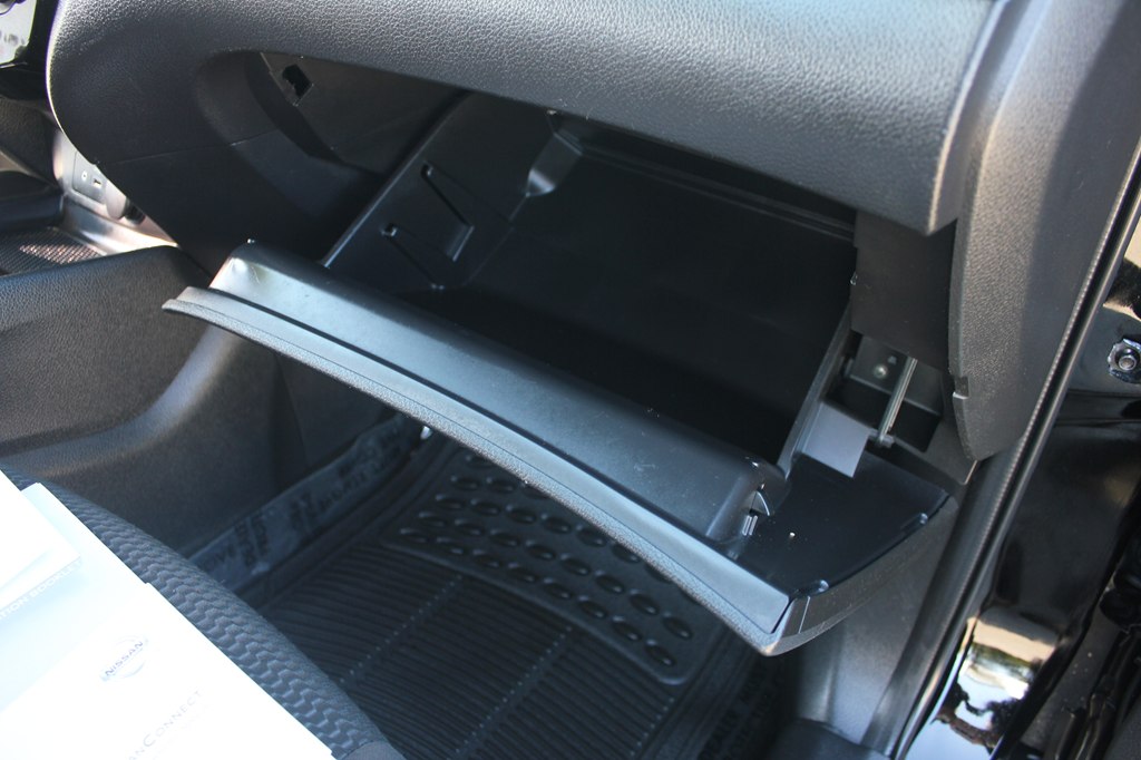 Photo 33 of this NISSAN ROGUE SPORT