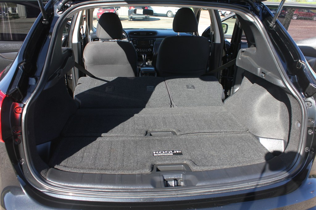 Photo 39 of this NISSAN ROGUE SPORT