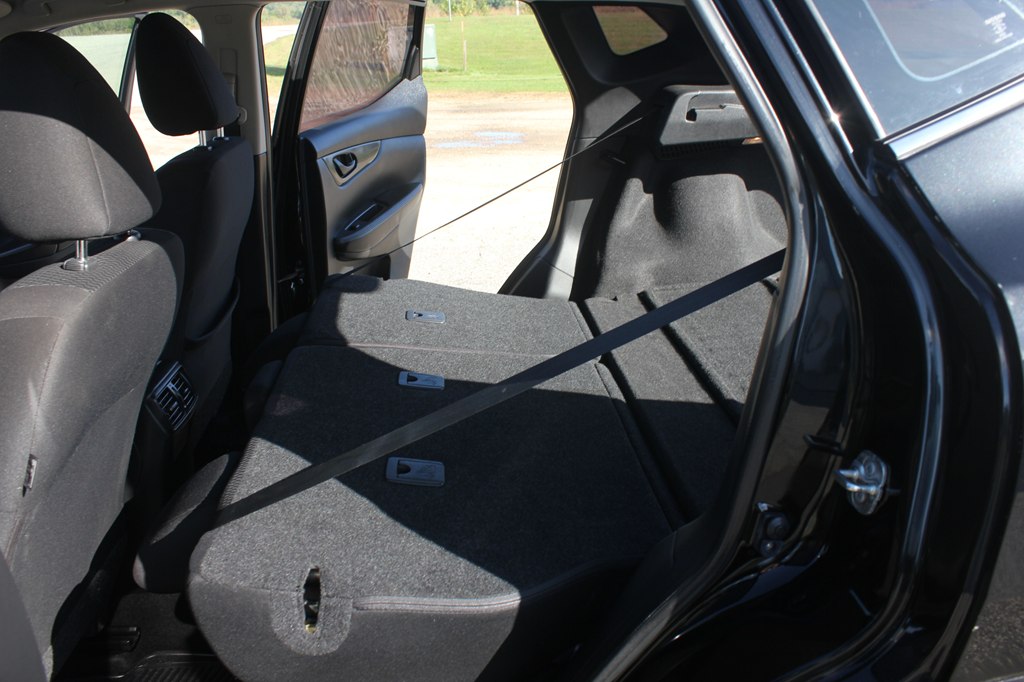 Photo 38 of this NISSAN ROGUE SPORT