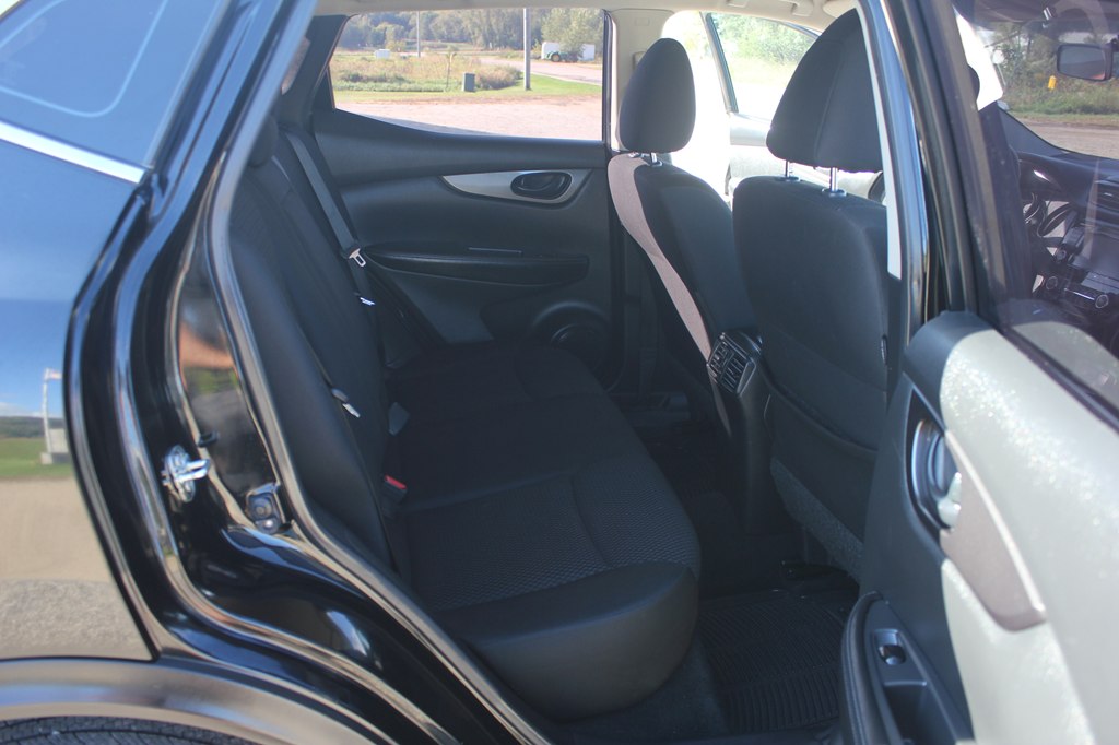 Photo 35 of this NISSAN ROGUE SPORT