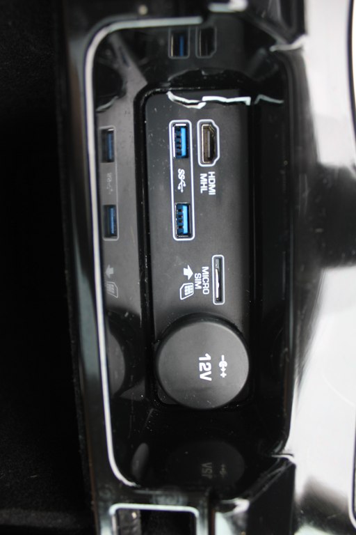Photo 24 of this LAND ROVER DISCOVERY