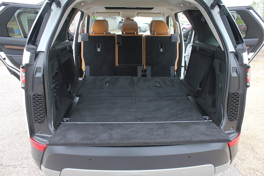 Photo 46 of this LAND ROVER DISCOVERY