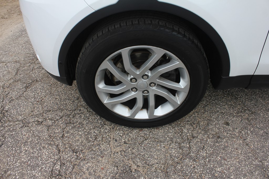 Photo 64 of this LAND ROVER DISCOVERY