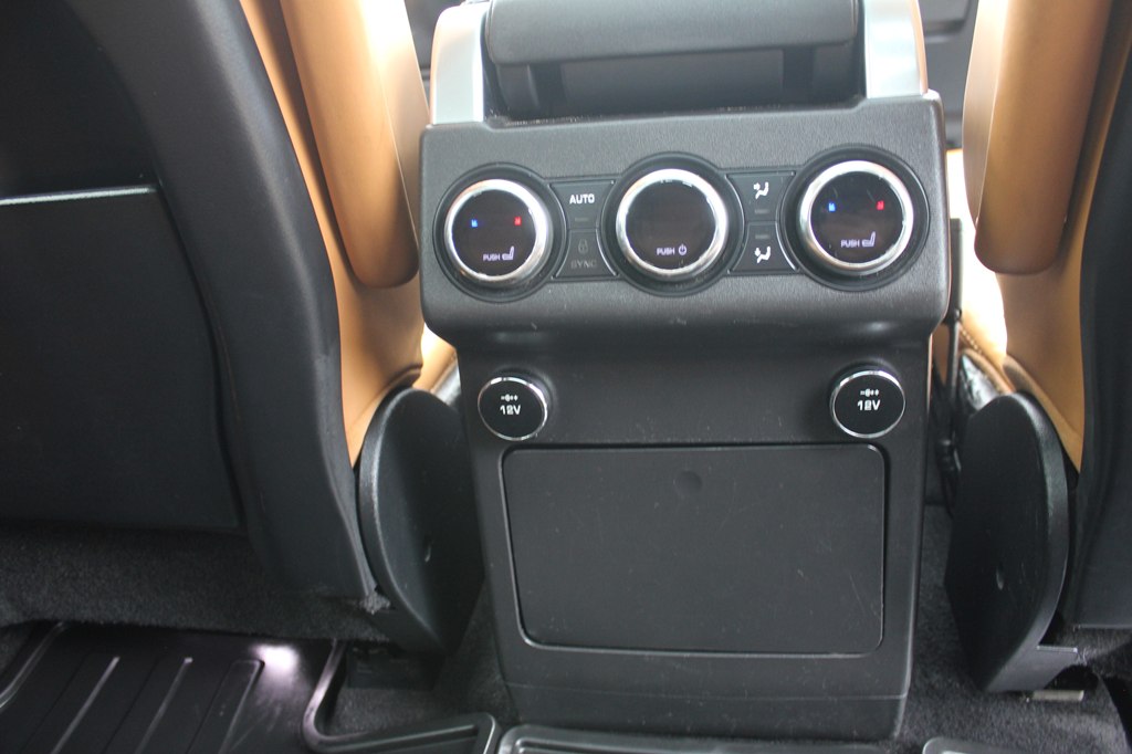 Photo 39 of this LAND ROVER DISCOVERY