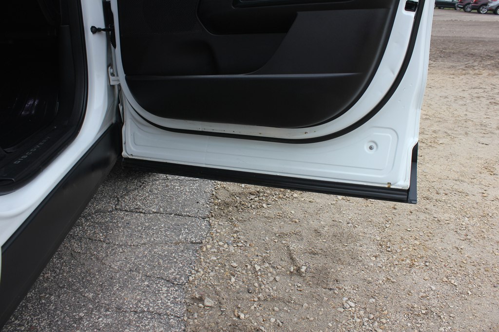 Photo 55 of this LAND ROVER DISCOVERY