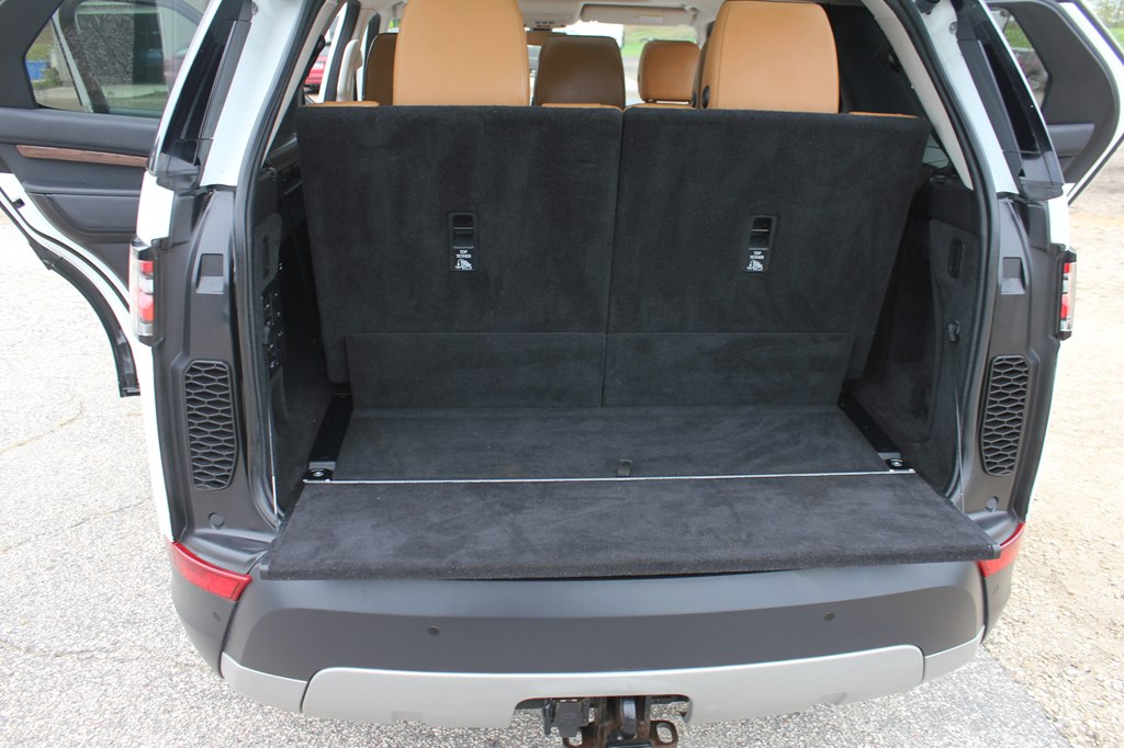 Photo 48 of this LAND ROVER DISCOVERY