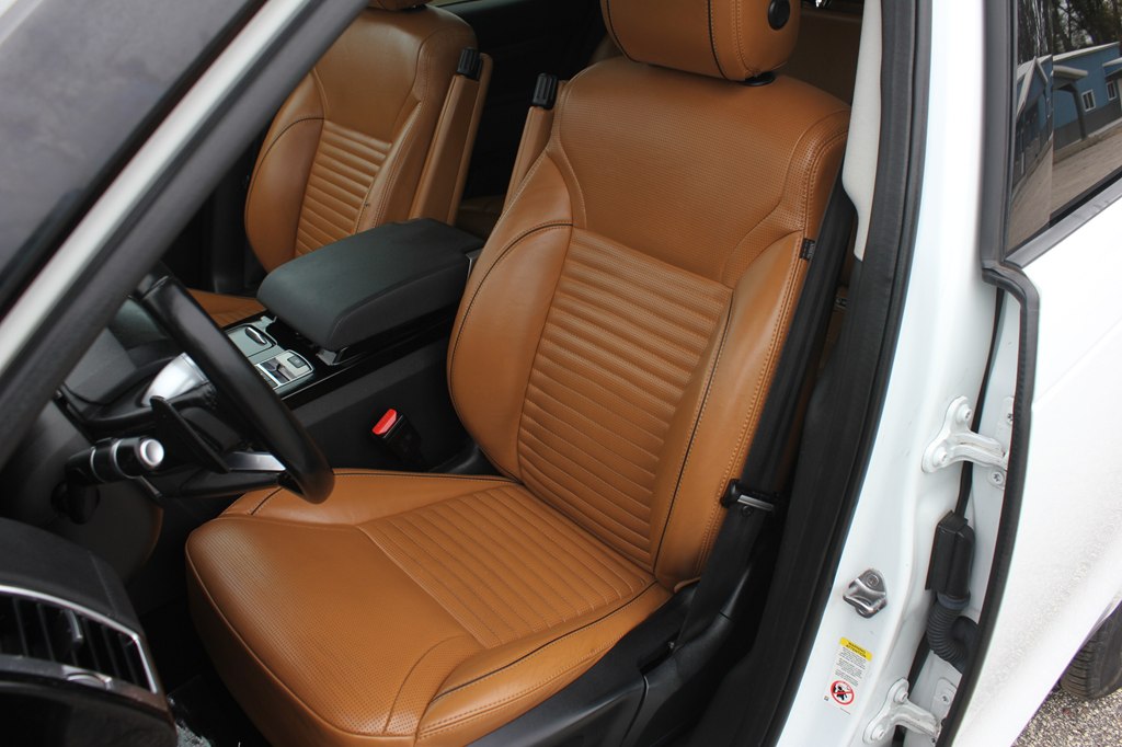 Photo 32 of this LAND ROVER DISCOVERY
