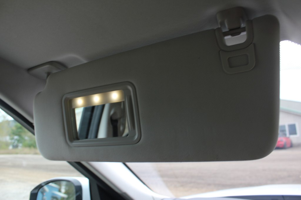 Photo 28 of this LAND ROVER DISCOVERY