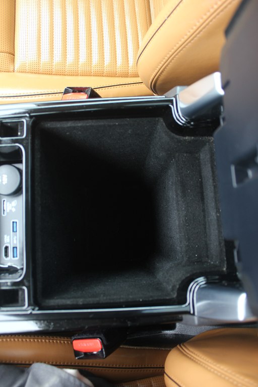 Photo 25 of this LAND ROVER DISCOVERY