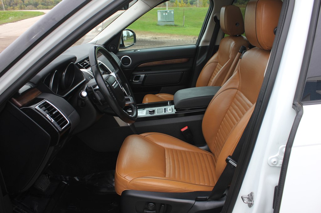 Photo 31 of this LAND ROVER DISCOVERY