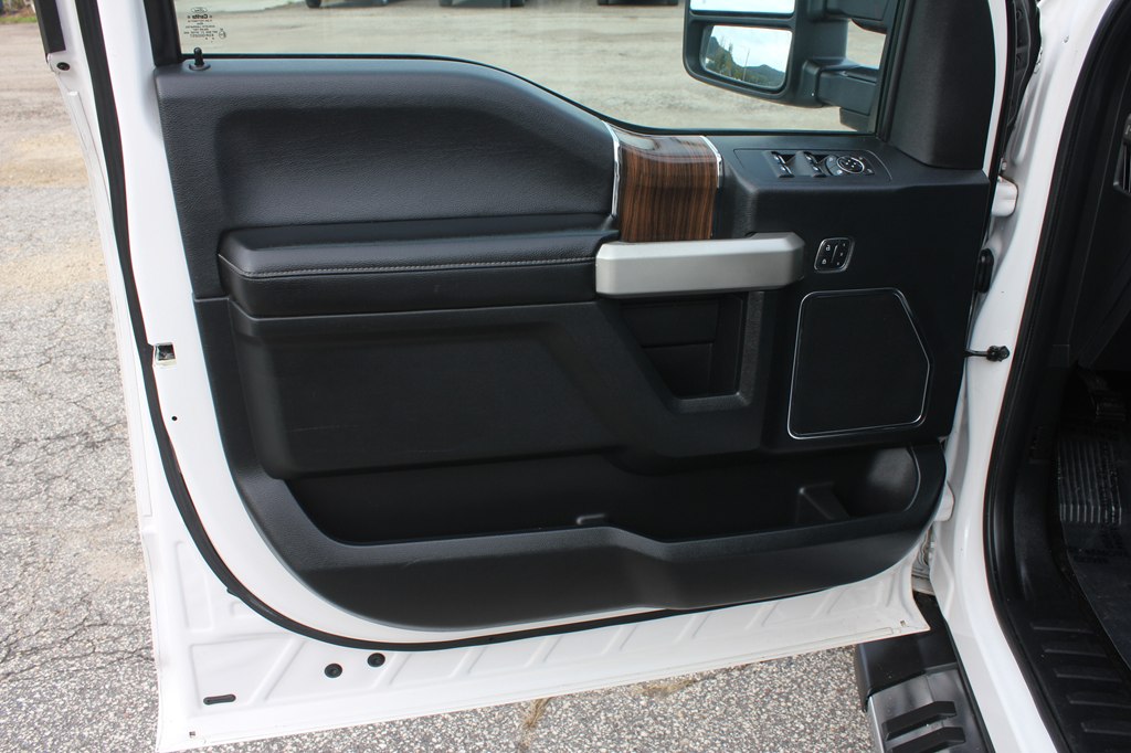 Photo 26 of this FORD F-150