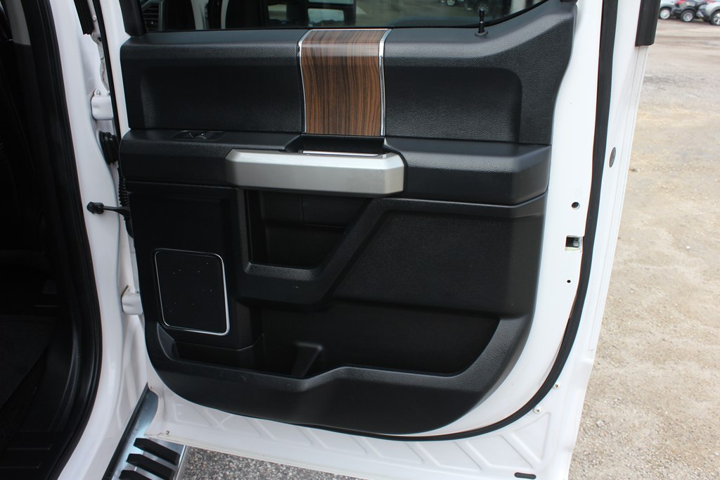 Photo 34 of this FORD F-150