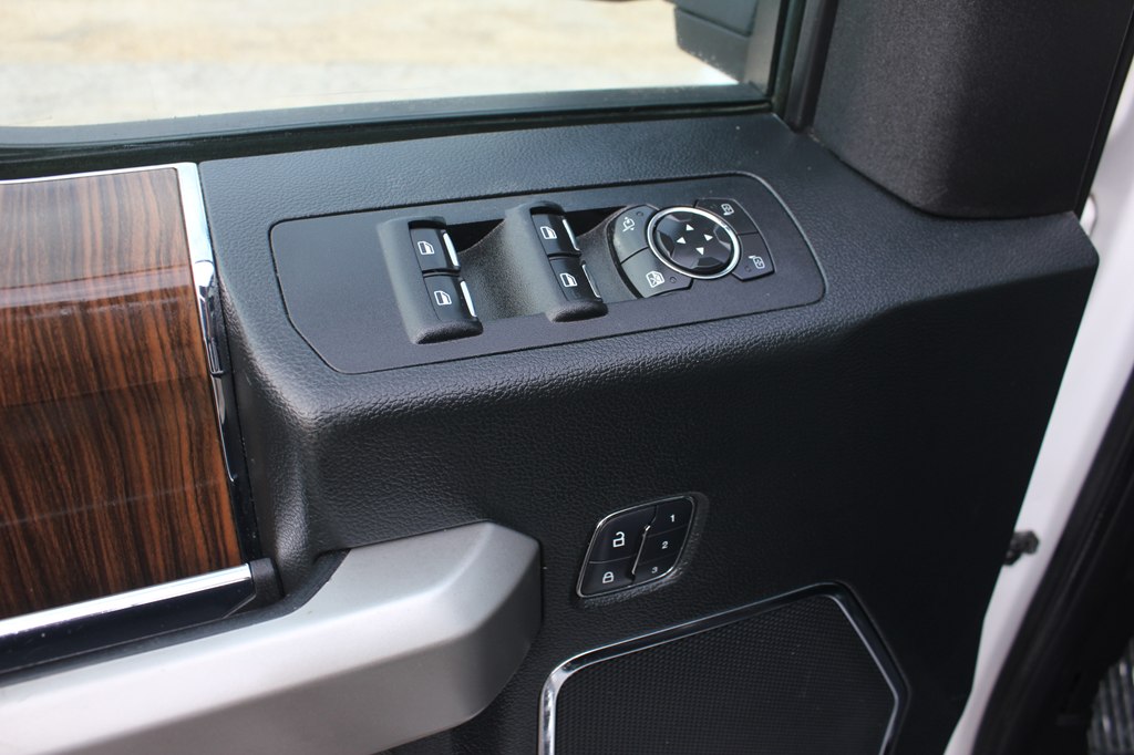 Photo 27 of this FORD F-150