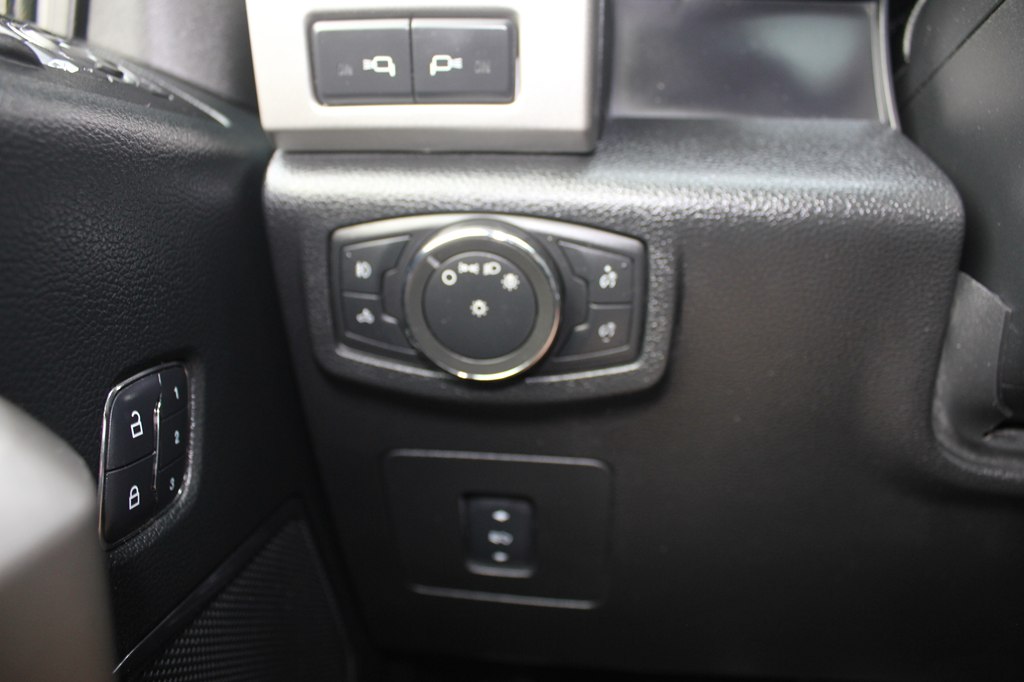 Photo 15 of this FORD F-150