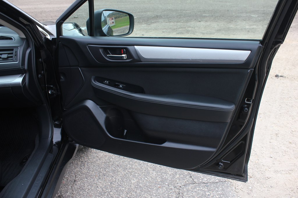 Photo 31 of this SUBARU OUTBACK