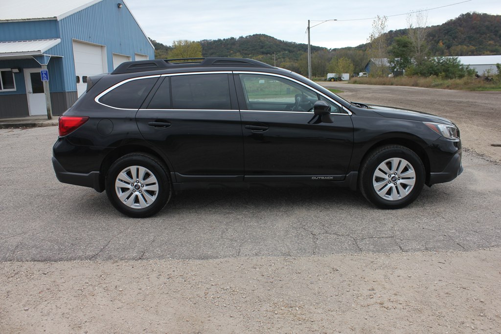 Photo 4 of this SUBARU OUTBACK